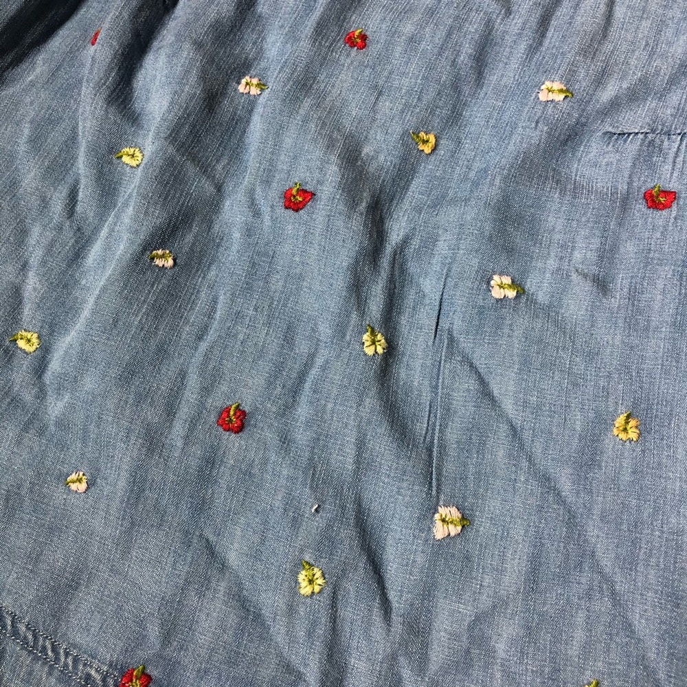 Altar’d State Chambray Wildflower Crop Top - Picture 2 of 9